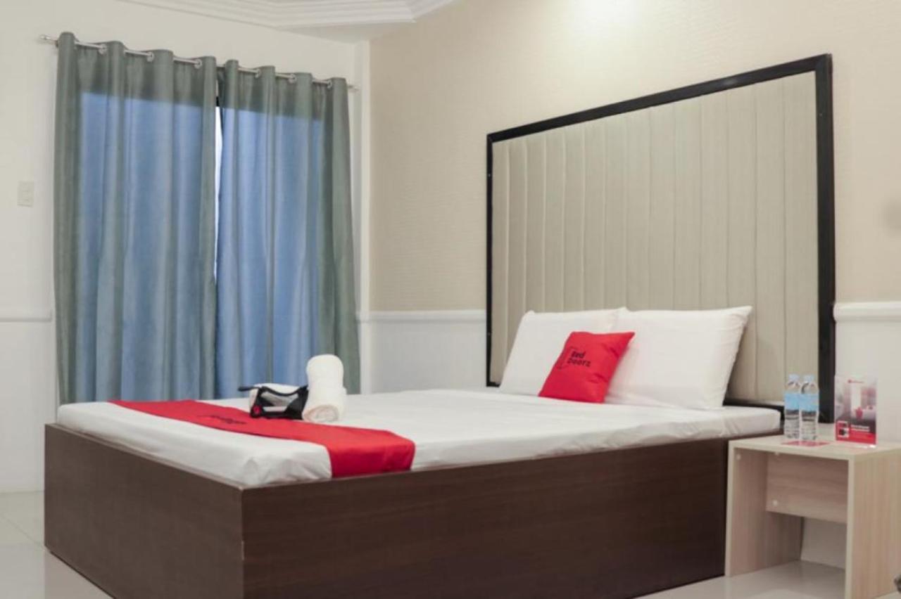 Reddoorz Premium @ Wireless Mandaue Cebu Hotel Room photo
